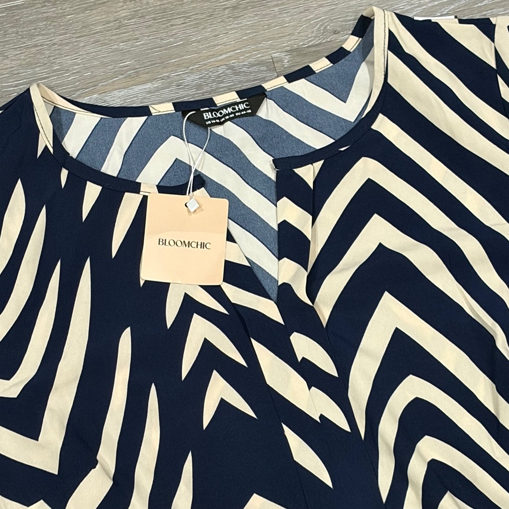 Bloomchic Navy Cream Chevron Split Neck Smocked Puff Sleeve Blouse Plus 14-16